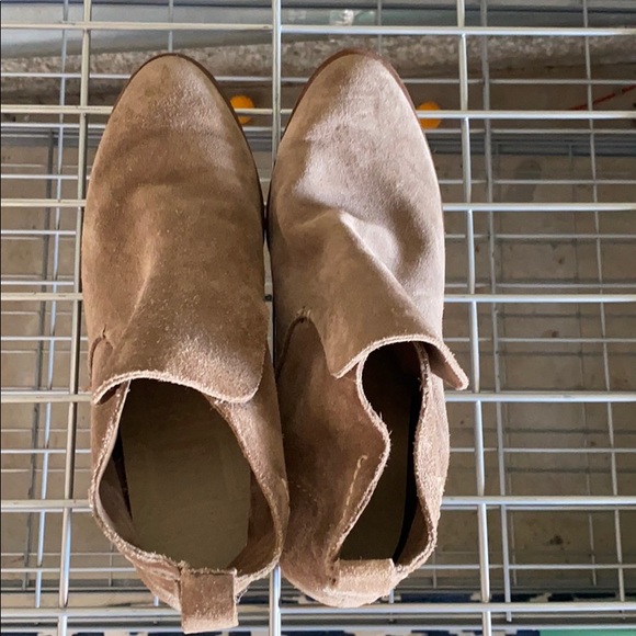 DOLCE VITA SUEDE CHELSEA BOOTS - Picture 1 of 2